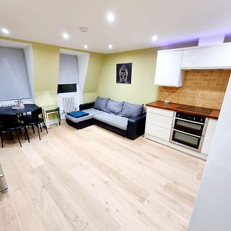 Stylish London Apartment With Terrace & Parking Zewnętrze zdjęcie