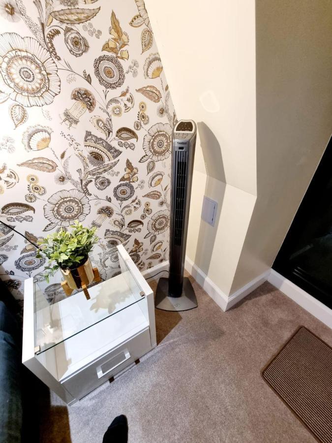 Stylish London Apartment With Terrace & Parking Zewnętrze zdjęcie